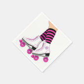 ピンク&ブラックローラースケートスケートで滑る誕生日パーティー スタンダードカクテルナプキン (角)