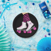 ピンク&ブラックローラースケートスケートで滑る誕生日パーティー ペーパープレート (パーティー)