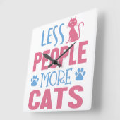 ピンク&ブルーより少ない人より多くの猫ことわざ スクエア壁時計 (傾斜)