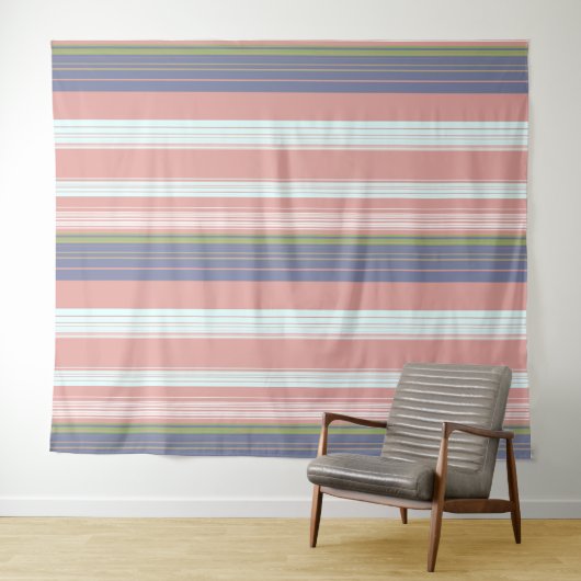 ピンク、ブルー、オリーブの縦ストライプの文字。 タペストリー (インサイチュ(横))