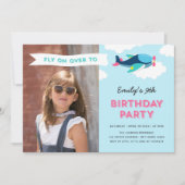 ピンク、ブルー、ティール(緑がかった色)飛行機の誕生日パーティー 招待状 (正面)