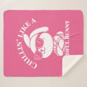 ピンク「マインドフルバニー」コージー シェルパブランケット (正面(横))