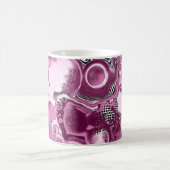 ピンク、マゼンタ、ブラックの流体アート絵画の流れ コーヒーマグカップ (中央)