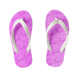 ピンク・モザイクのフィオナの名前のロゴ キッズビーチサンダル