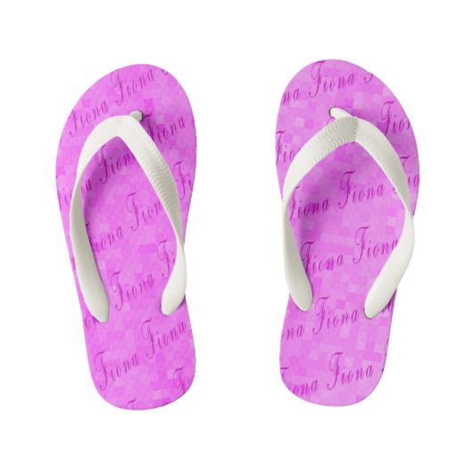 ピンク・モザイクのフィオナの名前のロゴ キッズビーチサンダル (フットベッド)