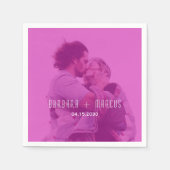 ピンク モダン フォト ウェディング スタンダードカクテルナプキン (正面)