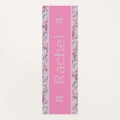 ピンク モダン ユニーク トレンディー  モノグラム 名前 テンプレート ヨガマット (正面)