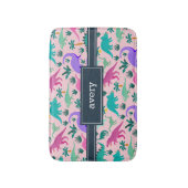 ピンク |可愛いカラフル恐竜のパターン子供の名前 バスマット (正面縦)