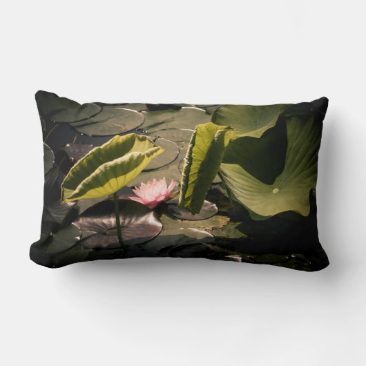 ピンク《植物》スイレン ランバークッション (正面)