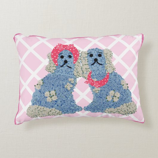 ピンク(犬)スタッフォードドッグズバンダナランバー アクセントクッション (正面)