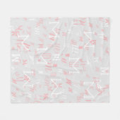 ピンク/白グレモダンーモノグラムのン フリースブランケット (正面(横))