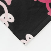 ピンク、白、紫の幾何学的パターン。 フリースブランケット (角)