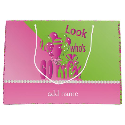 ピンク-第60誕生日の60はだれであるか見て下さい ラージペーパーバッグ (正面)