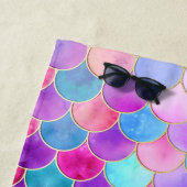 ピンク、紫、アクアマーメイドスケールパターン ビーチタオル (インサイチュ)