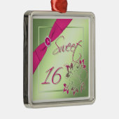 ピンク、緑、および黄色のSweet sixteenのオーナメント メタルオーナメント (右)