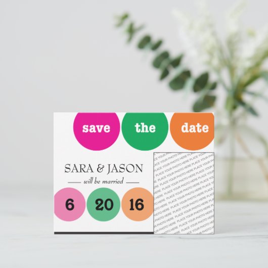 ピンク、緑、オレンジの丸の日付を保存 案内ポストカード (スタンド正面)