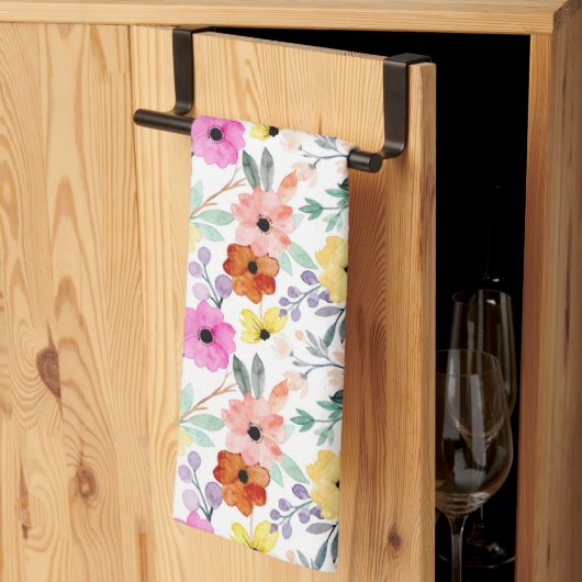 ピンク、赤、黄色のフローラ花水色 キッチンタオル (三つ折り)