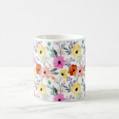 ピンク、赤、黄色のフローラ花水色 コーヒーマグカップ (中央)