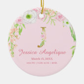 ピンク&金ゴールドレター「J」フローラモノグラム誕生統計 セラミックオーナメント (正面)