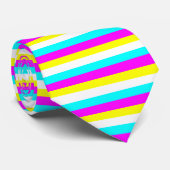 ピンク、青、黄色および白のストライブ柄 ネクタイ (ロール)