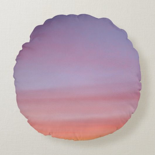 ピンク、黄色、紫の曇り空 ラウンドクッション (正面)