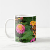 ピンク+黄色+緑の花のランタナと蝶々 コーヒーマグカップ (左)