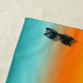 ピンク、黄、オレンジ、ティール（緑がかった色）のグラデーション ビーチタオル (インサイチュ)