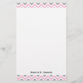 ピンク、DKグレイ白い大きなシェブロンジグザグパターン 便箋 (正面)