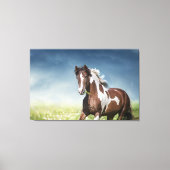 ピントホースギャロプススルーフラリー春草原 キャンバスプリント (正面)
