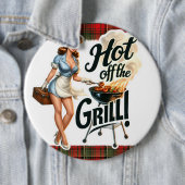 ピンナップレディヴィンテージピンバックピンオフザグリル 缶バッジ (インサイチュ)