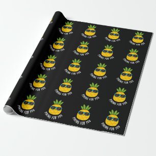 ピンニングおもしろいPineapple Pun Dark BG ラッピングペーパー
