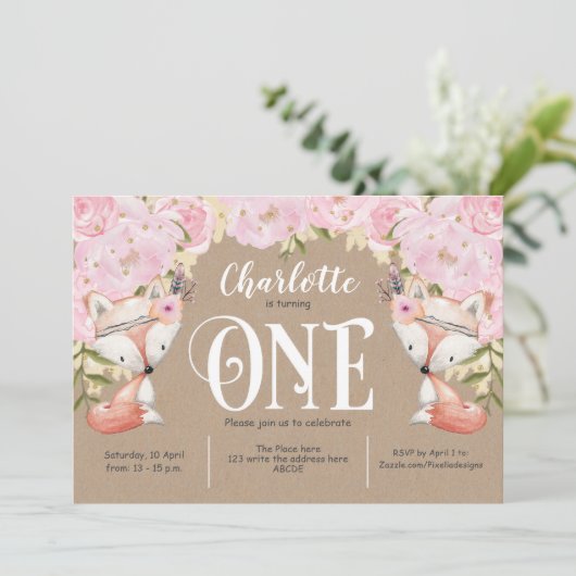 ピン素朴クフローラ、ウッドランド、女の子1歳の誕生日 招待状 (スタンド正面)