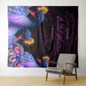 ピーコックジュエルト結婚ーンのフローラムーディパープル タペストリー (インサイチュ(横))