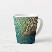 ピーコックフェザーIカラフル抽象芸術自然デザイン カフェラテマグ (右アングル)