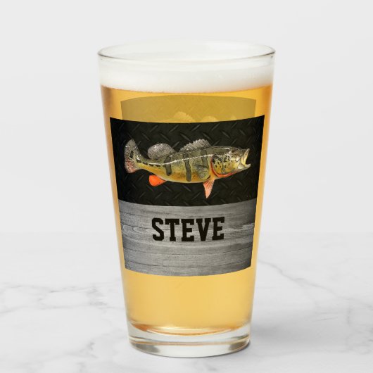ピーコックベース魚釣りビールアングラーフィッシャーマンメンズ タンブラーグラス (ドリンク正面)
