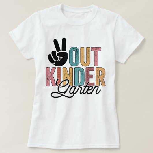 ピースアウト幼稚園2022年度学校の最終日 Tシャツ (デザイン正面)