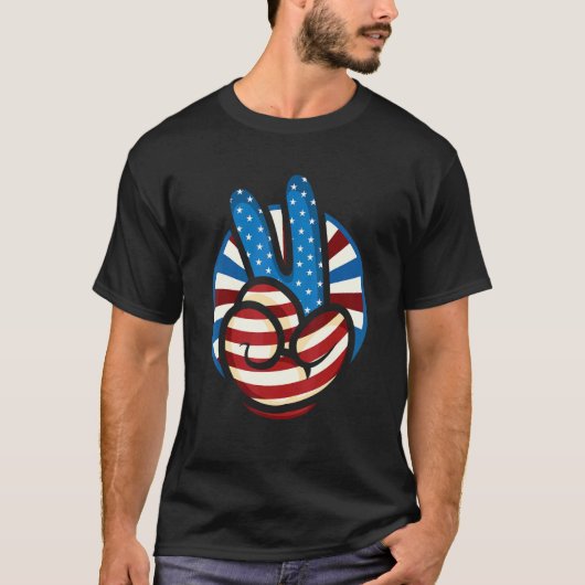 ピースアメリカ国旗Hippie USAカッコいいビクトリーハンドS Tシャツ (正面)