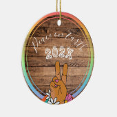 ピースオンアースレインボー名前をカスタムする – 年 セラミックオーナメント (右)