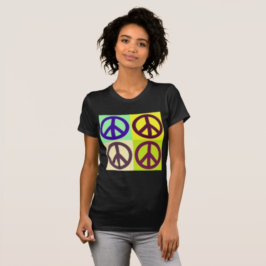 ピースサインポップ・アートのアート Tシャツ (正面フル)