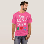 ピースラブとDnbシャツドラムとベース Tシャツ (正面フル)
