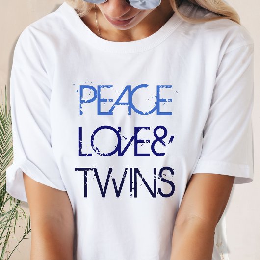 ピースラブアンドツインズブルーグラデーション文字 Tシャツ