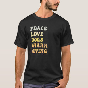 ピースラブドッグスシャークダイビングレトロ Tシャツ