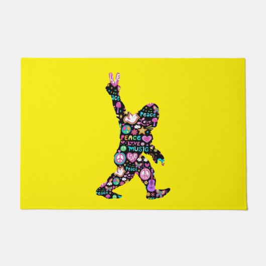 ピースラブビッグフートヒッピーおもしろいビッグフート恋人 ドアマット (正面)
