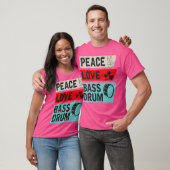ピースラブベースドラムプレーヤー Tシャツ (ユニセックス)