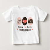 ピースラブ写真カメラベビー長袖Tee ベビーTシャツ (正面)