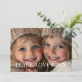 ピース ラブ ジョイ ミニマル タイポグラフィー ホワイト フォト シーズンカード (スタンド正面)