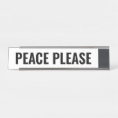 ピースpleaseホワイトブラックモダンおもしろいカスタム文字 デスクネームプレート (正面)