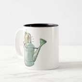 ピーターうさぎは頭から缶の中に飛び込んで隠れました ツートーンマグカップ (正面左)