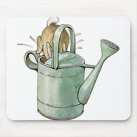 ピーターのうさぎは、隠れようと前もって缶の中に潜り込んだ マウスパッド (正面)