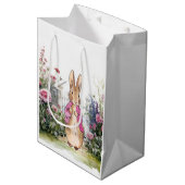 ピーター・ザ・ラビットピンクの上着を庭で ミディアムペーパーバッグ (正面アングル)